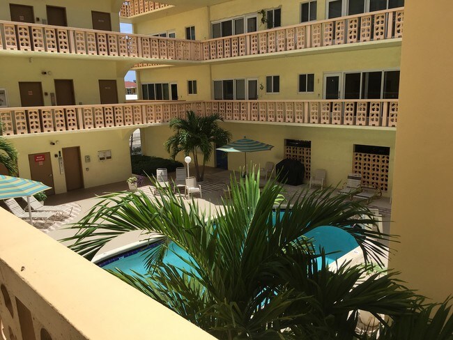 1818 Rodman St unit 2F, Hollywood, FL 33020 - photo 2