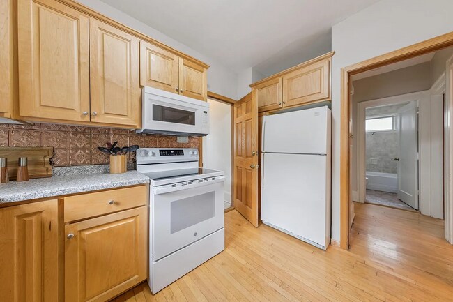 1892 Lincoln Ave unit 1, Saint Paul, MN 55105 - photo 7