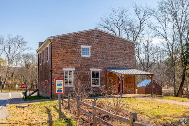 Port Royal State Park was home to one of the earliest communities in Tennessee in 1780.
