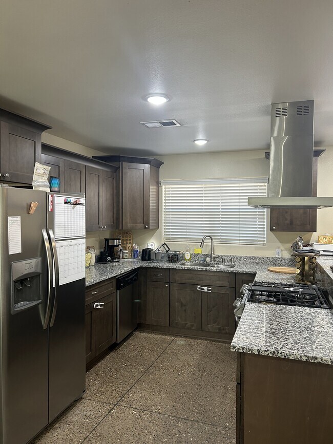 221 Veranda Rd NW unit B, Albuquerque, NM 87107 - photo 2