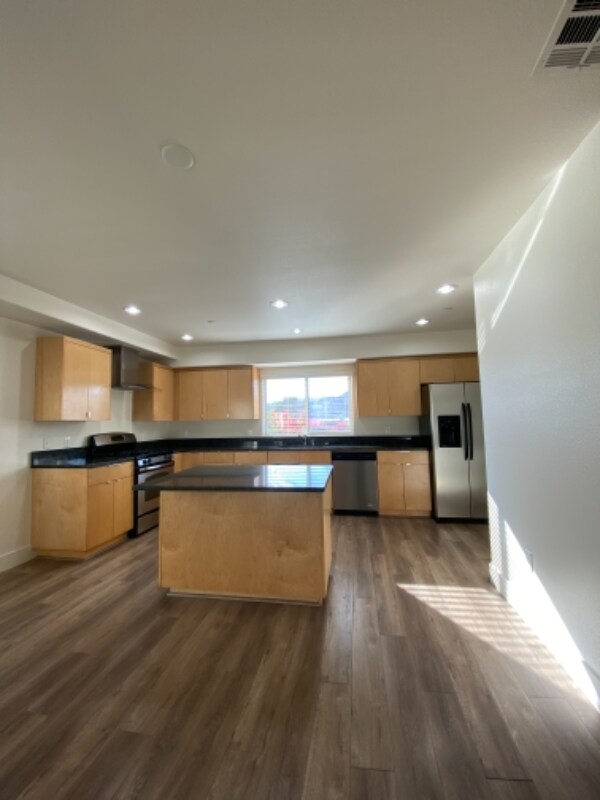 11312 Huston St Unit 6, Los Angeles, CA 91601