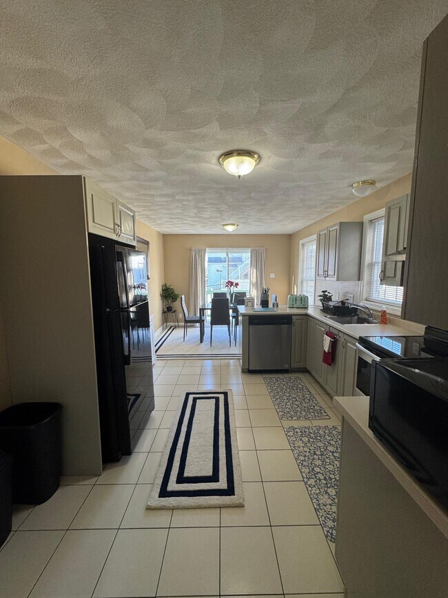 31 Tapley Ave, Revere, MA 02151 - photo 7