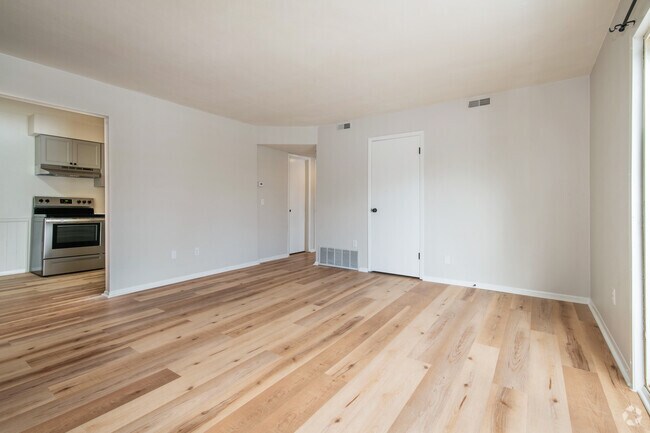 2BR, 1BA - 800SF