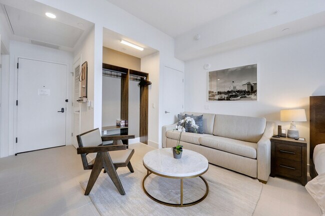 33 NE 2nd Ave unit ID1059808P, Miami, FL 33132 - photo 7