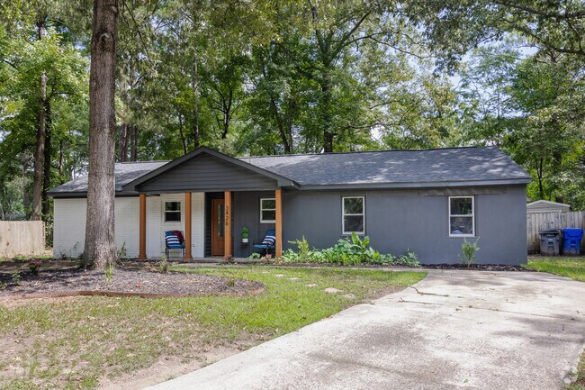 Woodstock has newly renovated ranch style homes with tree shaded lawns in North Charleston.