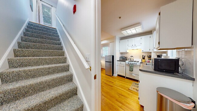 23 Jay St unit C, Cambridge, MA 02139 - photo 6
