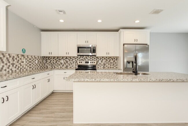 4920 S 23rd Ave, Phoenix, AZ 85041 - photo 6