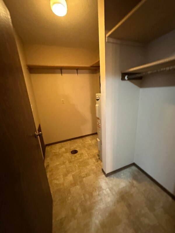 550 8th St W unit 7, Thief River Falls, MN 56701 - photo 4