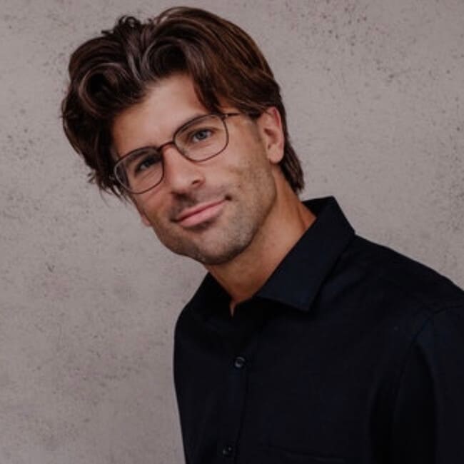 Agent Photo