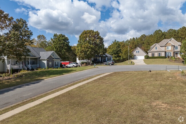 Spacious lots in Sutallee often measure half an acre or larger.