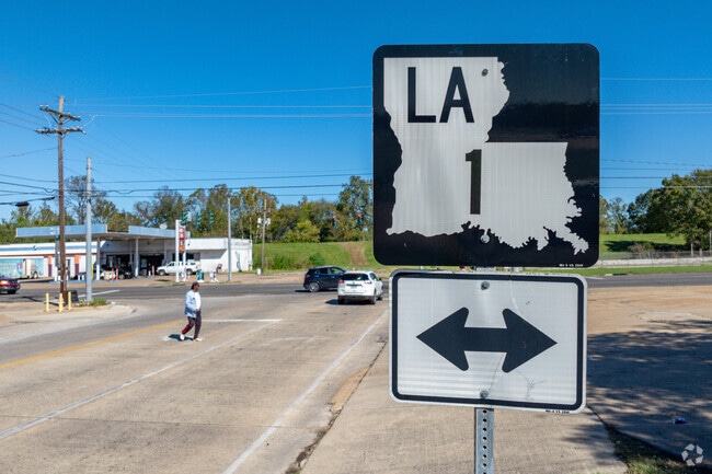 Residents of Acadian Village can use LA Hwy 1 to get around town quick.