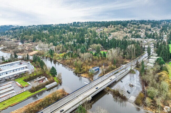 The Sammamish River flows through Moorlands providing plenty of fun outdoor activities.