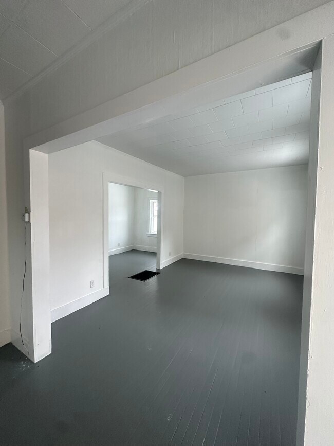 9 N Water St, Poughkeepsie, NY 12601 - photo 5