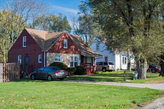 Homes in the Fairmont area boast well-manicured and appealing lawns.