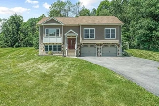 42 Bennett Rd, Poughkeepsie, NY 12601