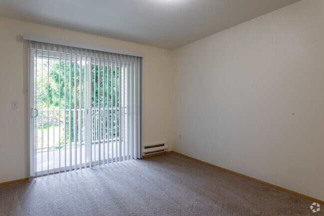 2BR, 2BA - 886 SF