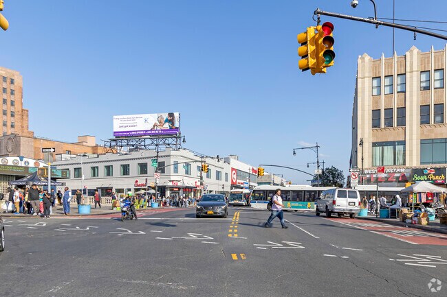 Fordham Manor is a fantastic community with great restaurants and shopping.