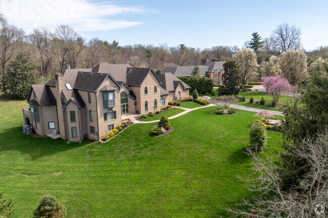 Beautifully green hills are a staple feature of the Glenview neighborhood.