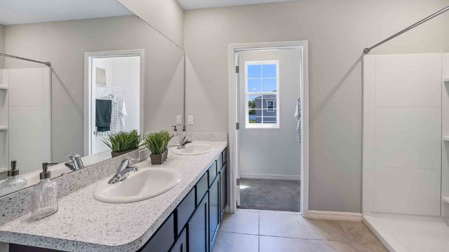 31013 Summer Sun Lp, Wesley Chapel, FL 33545 - photo 7