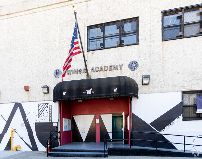 West Farms: Wings Academy: Public High School In Bronx
