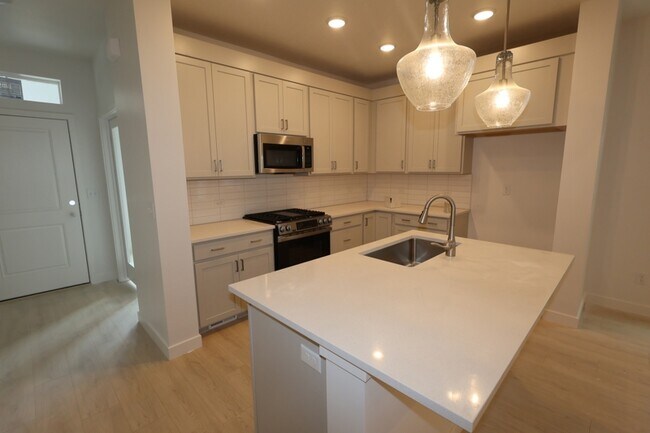 4821 W Pocosin Ct, Highland, UT 84003 - photo 4