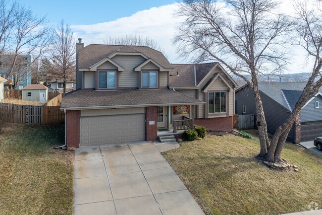 There are many mult-level homes available in Bennington.