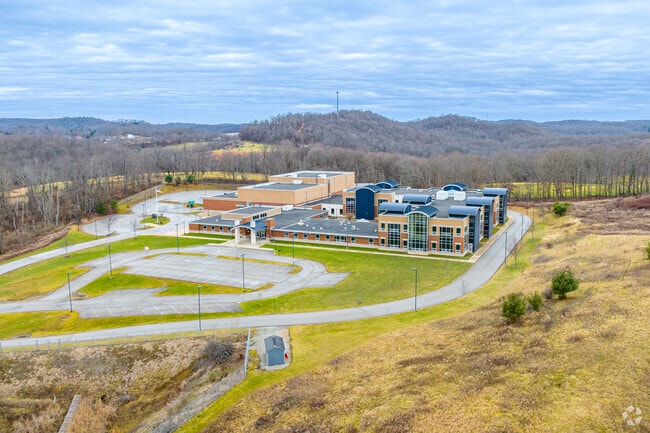 Kiski Area Upper Elementary School is located east of Pittsburgh.