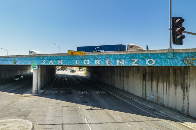 San Lorenzo offers a variety of amenities nearby including parks, schools and shopping.