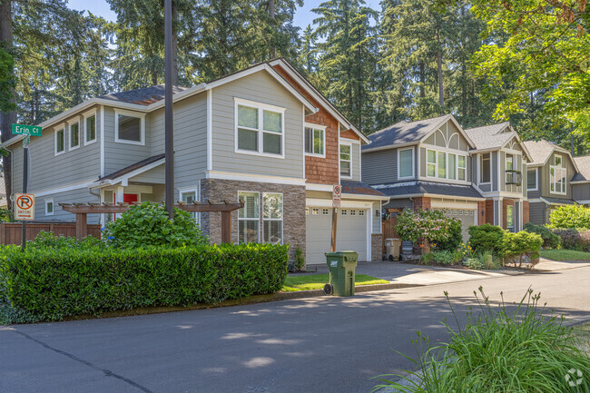 There are Northwestern Contemporary homes in the Bryant neighborhood of Lake Oswego.