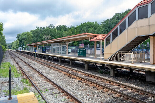 Cortlandt station leaves for New York City about every 25 minutes.