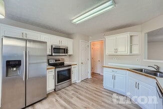 1504 Riverglen Dr, Loganville, GA 30052