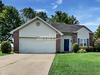 1302 Shannon Ln, Xenia, OH 45385