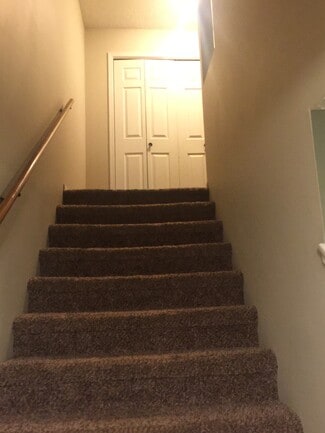 548 NW 17th Cir, Lincoln, NE 68528