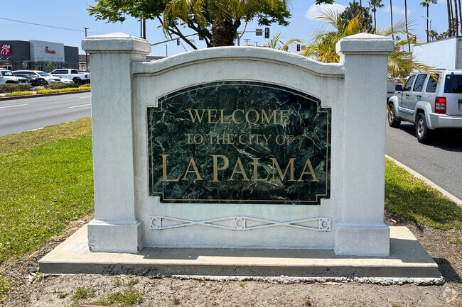 An entrance sign to the city of La Palma.