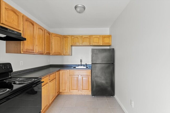 Sea Breeze Apartments, East Haven, CT 06512 - photo 7