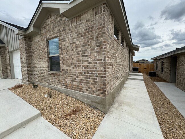5403 Rose Gdn Lp unit B, Killeen, TX 76541 - photo 6