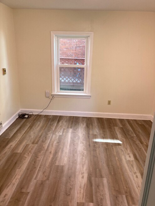 718 Willey St unit c, Morgantown, WV 26505 - photo 1