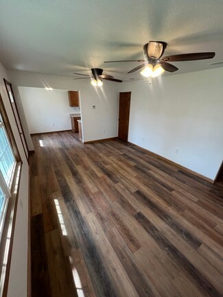 853 Oak St, Elyria, OH 44035