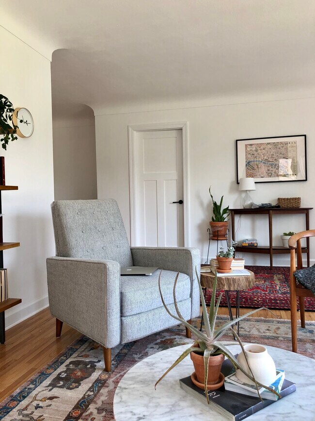 4425 York Ave N unit Main Floor NE, Robbinsdale, MN 55422 - photo 3