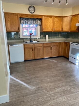 30 Prospect St Unit 1, Waterville, ME 04901
