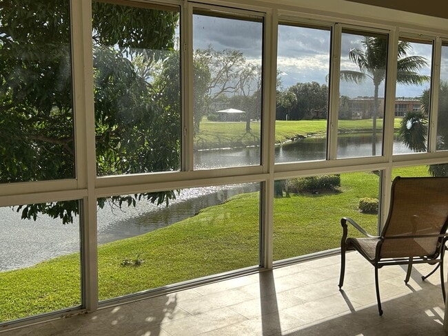 129 Piedmont C unit Kings Point, Delray Beach, FL 33484 - photo 3