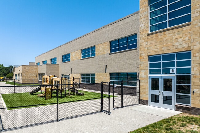 In the fall of 2017 Rhein Benninghoven opened a new facility to serve students and families.