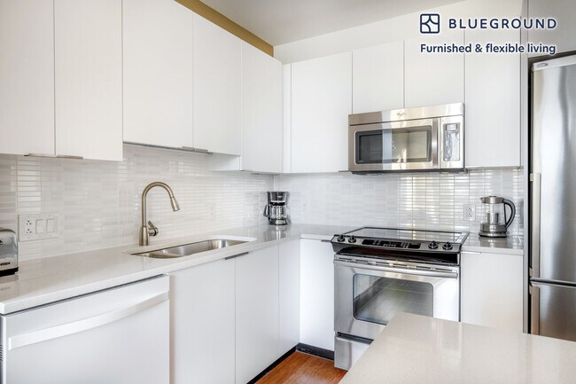 120 Kingston St unit FL13-ID833, Boston, MA 02111 - photo 6