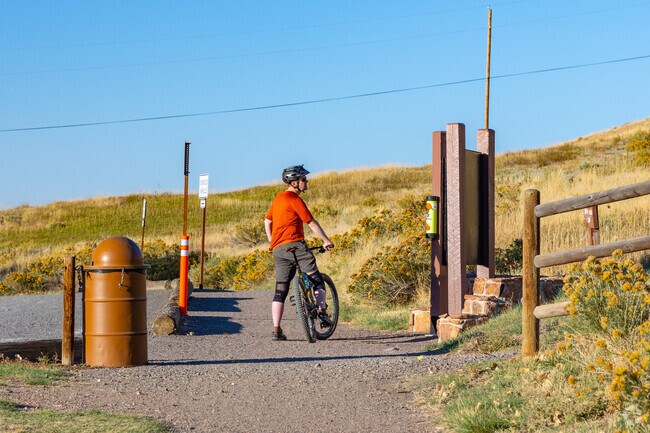 North Table Mountain Park offers more hiking and mountain biking trails near Spring Mesa.