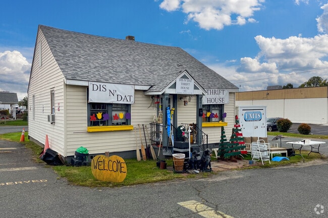 Dis N' Dat Thrift Store is located in Bellvue.