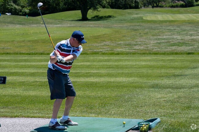 Near the Country Aire area you can play 18-holes of golf at Coyote Run.
