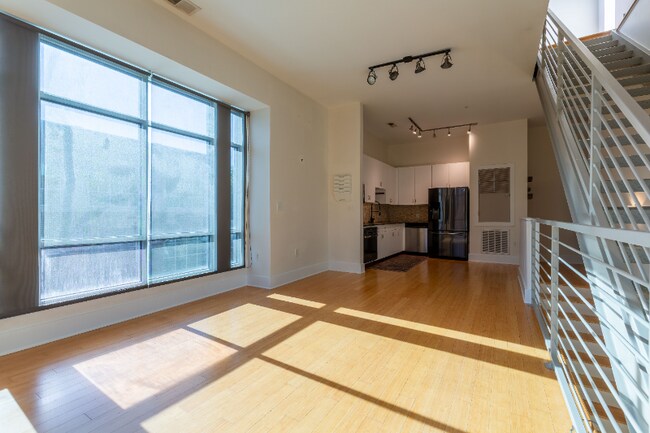 2133 Southend Dr unit 301, Charlotte, NC 28203 - photo 3