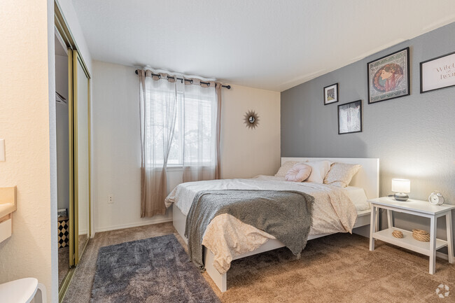 2BR, 1BA - 821SF Bedroom