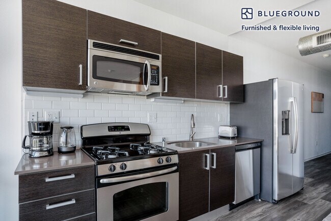 4133 Redwood Ave unit FL3-ID1081, Los Angeles, CA 90066 - photo 7