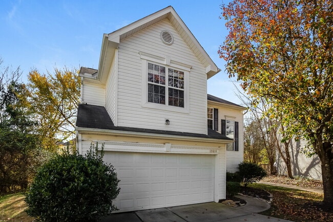 12618 Hazy Valley Ct, Charlotte, NC 28269 - photo 4